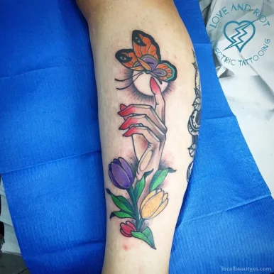 Love and Riot Tattoo, Andalucía - Foto 2