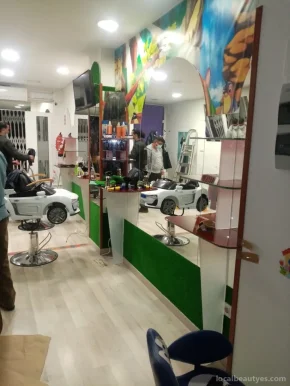 Peluquería y barberia AZIZ, Aragón - Foto 2