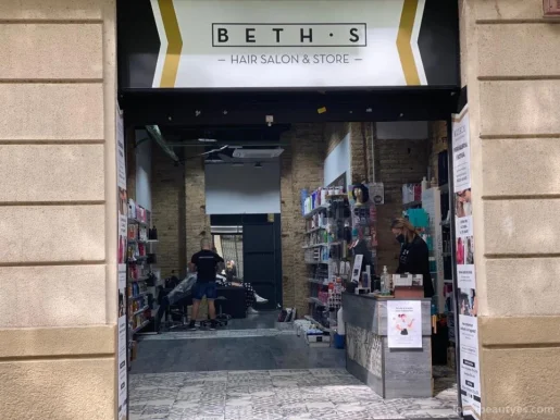 BETH'S Hair Salon & Store · Sagrada Familia / Av. Gaudí, Barcelona - Foto 3
