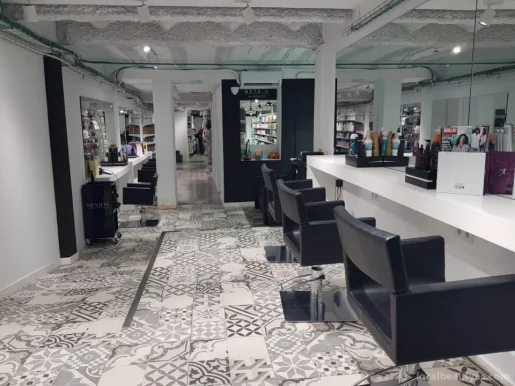 BETH'S Hair Salon & Store · Sant Andreu, Barcelona - Foto 4
