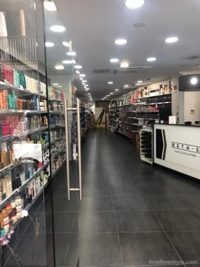BETH'S Hair Store (TIENDA) · El Born / Sant Pere Mes Baix 44, Barcelona - Foto 4