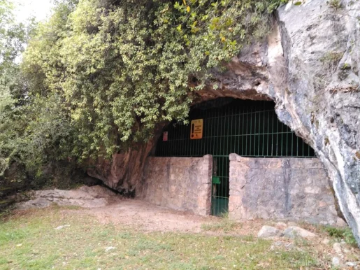 Acceso Cueva Hornos de la Peña, Cantabria - Foto 4