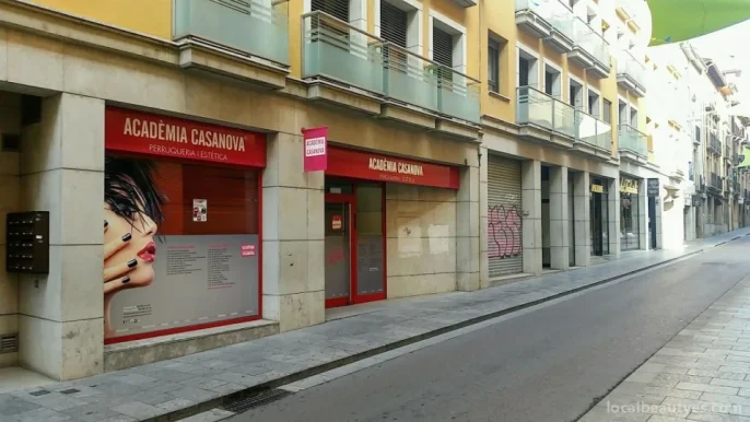 C&C ACADEMIA CASANOVA VIC. Academia de Peluquería, Barbería y Estética., Cataluña - Foto 3