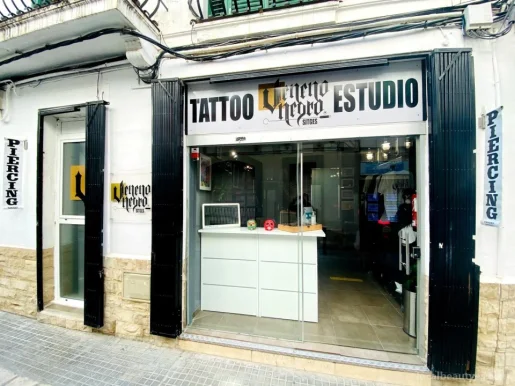 Veneno Negro Tattoo Estudio, Cataluña - Foto 3