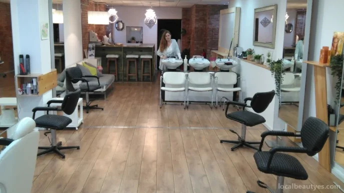 Blanco Estilistas salón de peluquería en Castelldefels, Cataluña - Foto 3