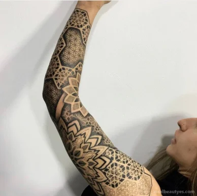 Tattoo Muv Studio - Tatuajes y piercings en Tarragona, Cataluña - Foto 3