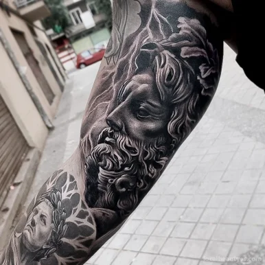 ▶ CJ Tattoo Studio - Estudio Tattoo Granada - Especialistas en Tatuajes Realistas, Granada - Foto 2