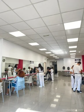 C&C ACADEMIA CASANOVA LLEIDA. Academia de Peluquería, Barbería y Estética., Lérida - Foto 3