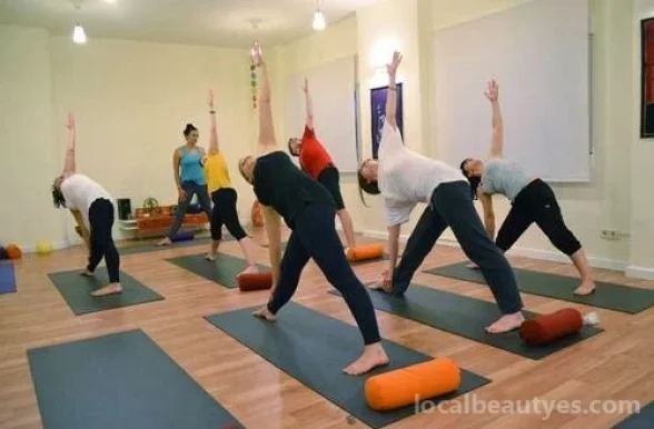 Estudio de Yoga - Yogaes, Madrid - Foto 3