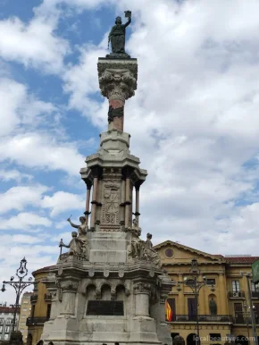 Monumento a los Fueros, Pamplona - Foto 1