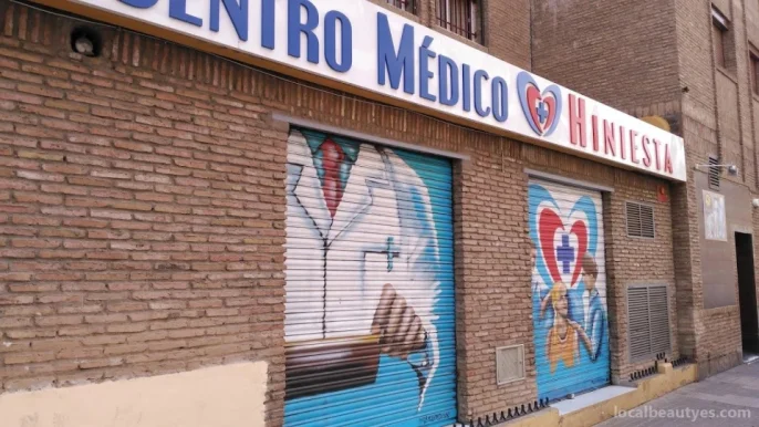 Centro Médico Hiniesta, Sevilla - Foto 1