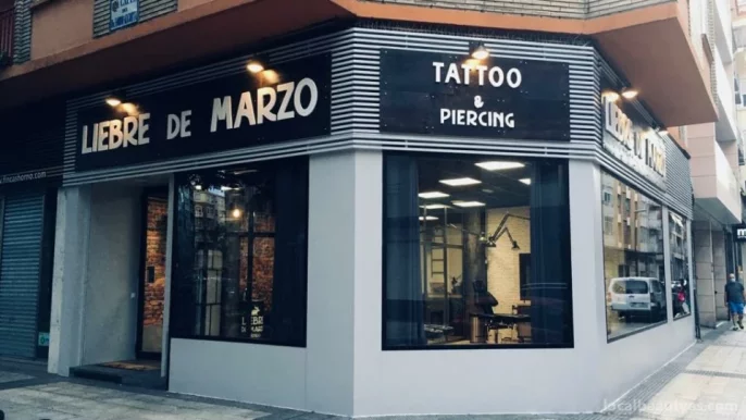 Liebre de marzo tattoo, Zaragoza - Foto 2